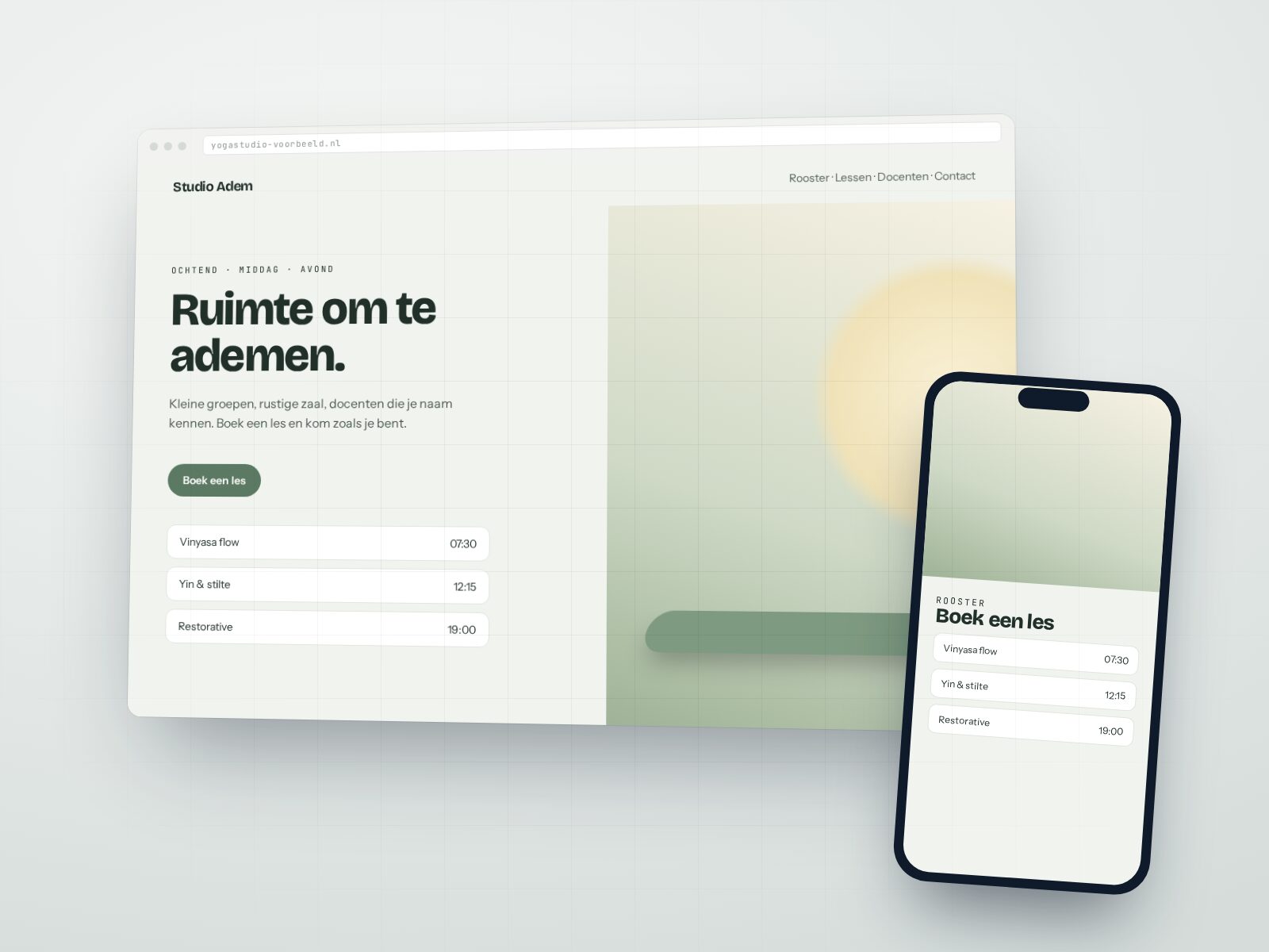 Website voor een yogastudio, getoond op twee telefoons